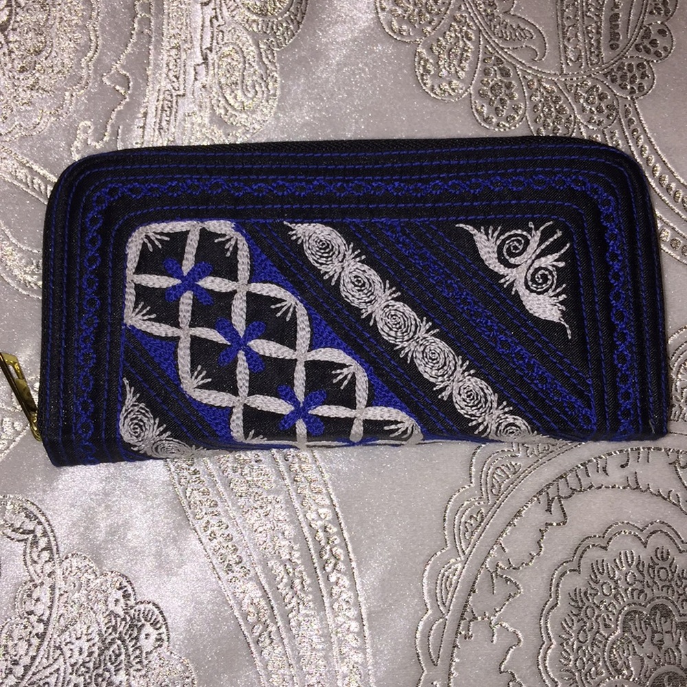 Embrodiered wallet